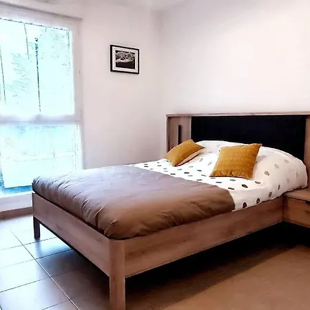 Apartment Pour 4 Personnes Entre Paris Et Disneyland. Pontault-Combault